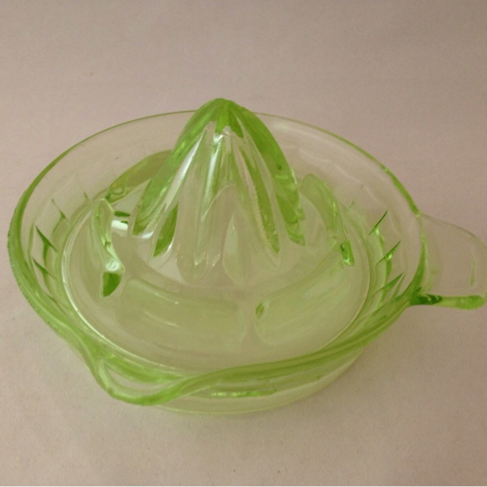 Vintage Depression Glass Federal Pointed Cone Tab Handled Uranium Green Reamer